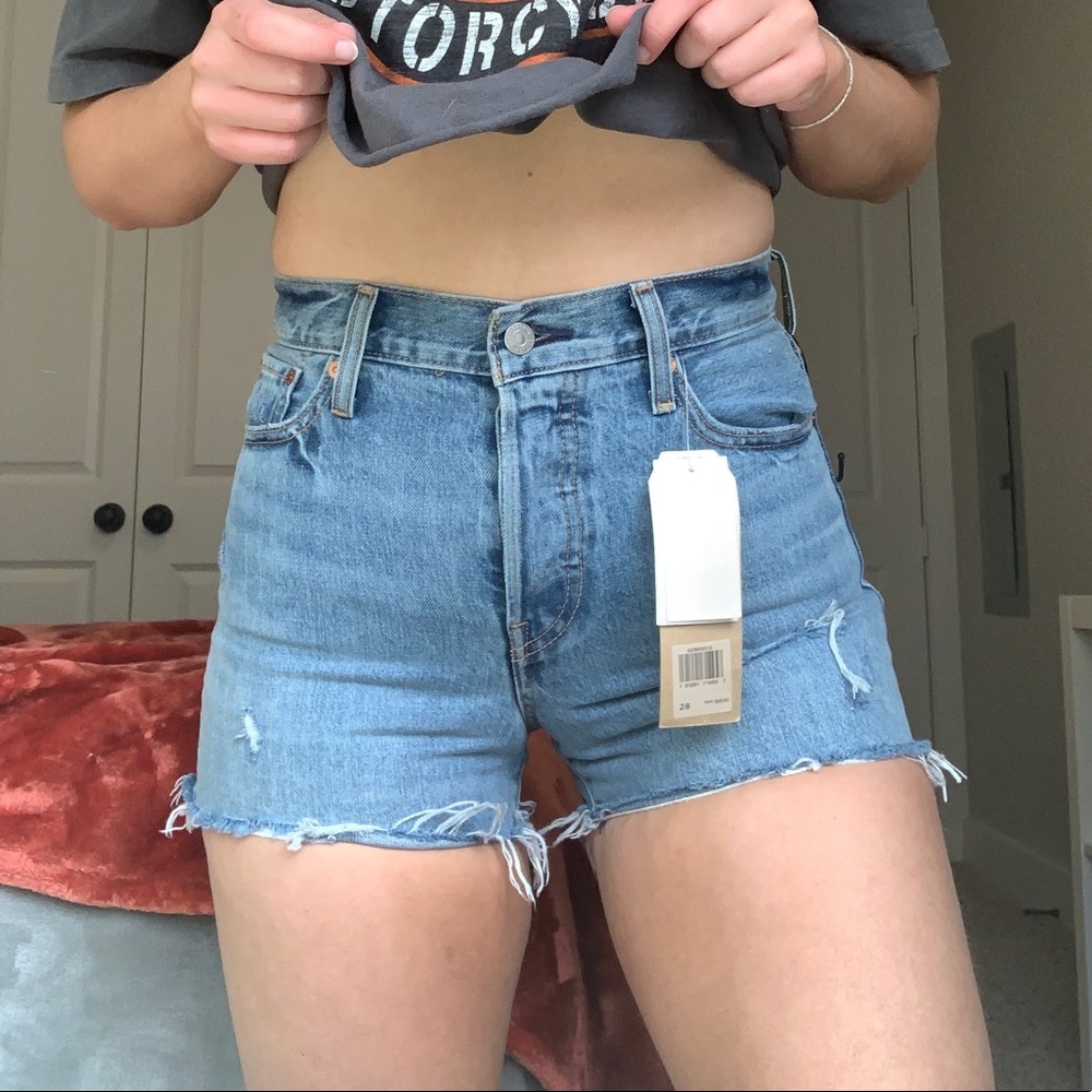 Levi’s “Wedgie” Short NWT